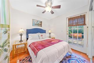 Flamingo Casita - Wander through a Garden Hideaway with Shared Pool - 7
