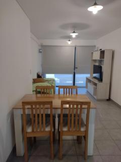 Departamento Familiar con Balcón y Estacionamiento Gratuito - 0