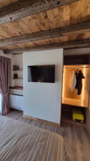 The house in the Cobbled road Suite - 3