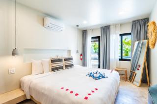 Private Villa - Large Pool and Jacuzzi - 9
