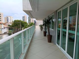 Piscina aquecida e varanda, dois quartos com ar condicionado - 4