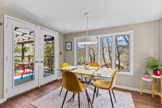 West End 4BR Stay Patio BBQ Firepit WiFi Parking - 8
