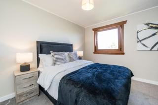 Free Parking Sleeps 6 3 Bedrooms Stunning Interior - 7