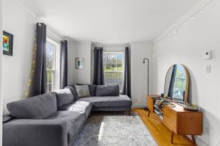 BLVD QV Lake House 4BR Backyard Pets Parking - 4