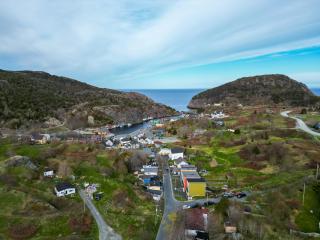 Samuelson House Quidi Vidi Deck Spa Bath - 9