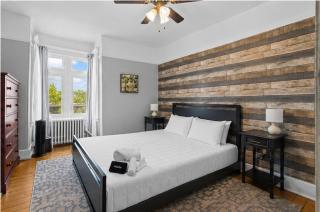 Circular Row House 3BR Backyard WiFi Walkable - 6