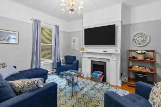Circular Row House 3BR Backyard WiFi Walkable - 9