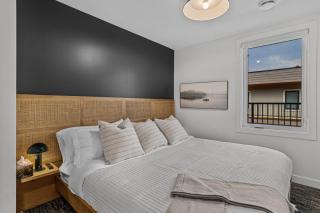 Top Floor Downtown Retreat with Hot Tub and Mountain Views - 7