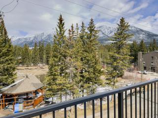 Top Floor Downtown Retreat with Hot Tub and Mountain Views - 3