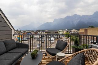 Top Floor Downtown Retreat with Hot Tub and Mountain Views - 8