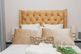 Eva Luxe Lofts C402 - 4