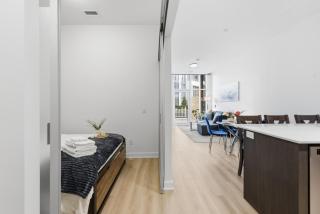 Stylish 2BR in Station Park. Private Patio. Spa, Gym and Bowling - 5