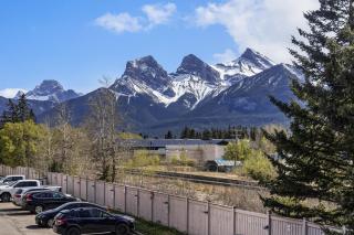Mountain Escape 2 Beds Near Banff with BBQ and Views - 9