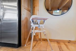 (Bear Lake Overlook Lodge - Epic Themed Lodge, Hot Tub, Game Loft, Fire Pit - 2