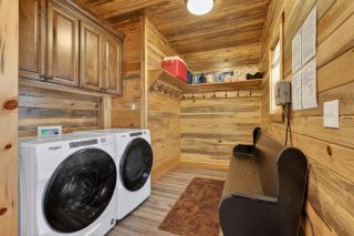 Timberline Reserve - 2 Homes, Sleeps 28, Hot Tub, BBQs, Game Room - 5