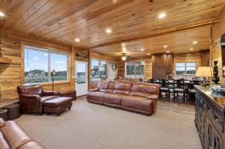 Timberline Reserve - 2 Homes, Sleeps 28, Hot Tub, BBQs, Game Room - 3