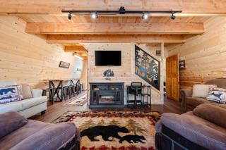 Lazy Dawg Cabin - 30min to Yellowstone, Pet Friendly, Fire Pit - 4