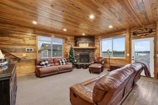 Timberline Lodge - Sleeps 22, Hot Tub, Games, Fire Pit, Yellowstone - 2