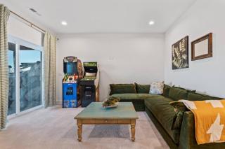 Sweetwater Links Lodge - Sleeps 20, Ideal Beach, Arcades, BBQ, Lake Views - 8