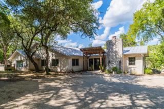 Country Home & Barn on Lone Man Creek, Wimberley - 7