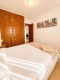 Apartamento con jardín, piscina y parking - 1
