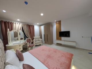 Luxury Studio Apartment by Alvis Suite - PentaSquare DHA Phase 5 - 6