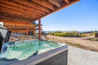 Brando Lodge - Gorgeous Cabin, Hot Tub, Fire Pit, Canyon Access, Lake Views - 8