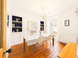 NEW Modern Beachside Retreat By Signature Stays - Spacious FREE Parking - 6