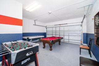 Disney Dream Themed Rooms Pool and Games - 8