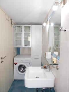 Sweet Apartment in Nea Chora, Balcony & Mountain View, Steps from the Sea - 3