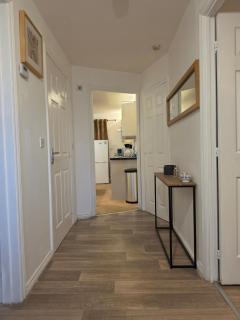 Cosy 2-Bed Home Near Manchester City Centre - 2