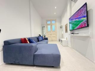 Big Vila Apartment City Center Saranda - 6