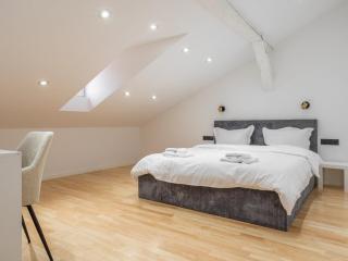 Old Town 4BR New High‑End Designer Residence - 4