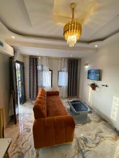 studios R&B climatisé au goudron à Yaoundé-Nsimeyong 100m du collège Vogt,50m super-marché DOVV, WIFI haut débit gratuit,21 - 6
