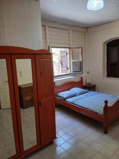 apartment, ground floor of a villa in its green setting - 1