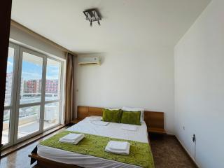 SUNNY HOUSE 302 Two Bedroom Apartament - 6