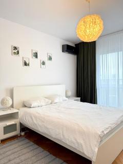Parliament SkyTower Apartment - 4