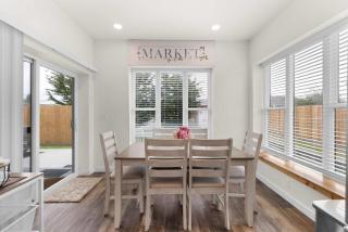 Modern cottage with covered deck grill & fireplace - walk to beach-bars-dining - 3
