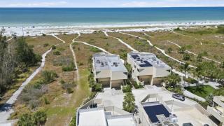 Luxury Beachfront Home at #1 Beach in USA - 4
