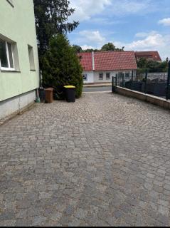 SafeStayMonteurHaus-Privatparkplatz - 9