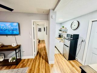 Retreat in Style Private Peaceful Miami Bungalow - 3