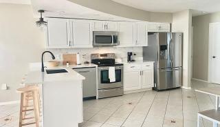 Bass Lake Retreat, Lakefront Pool, Fishing & Game Room - 3