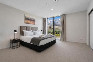 The Penthouse - 110m2 Apartment with 2 carparks! - 8
