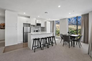 The Penthouse - 110m2 Apartment with 2 carparks! - 5
