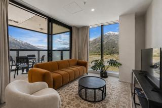 The Penthouse - 110m2 Apartment with 2 carparks! - 4