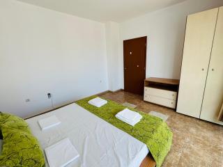 SUNNY HOUSE 303 Two Bedroom Apartament - 6