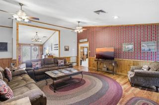 Large Private Douglas Lake Lodge- 8 bedrooms and 6 bathrooms on 12 acres with a dock -sleeps up to 35 - 2