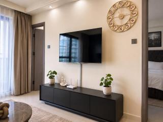 Executive Stay with Rooftop Pool - 2