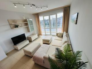 SUNNY HOUSE 401 Two Bedroom Apartament - 2