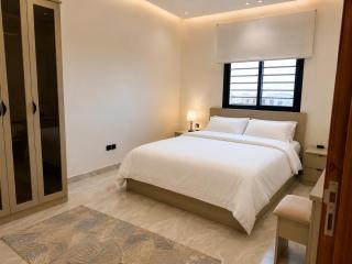 Toot Suites - 4
